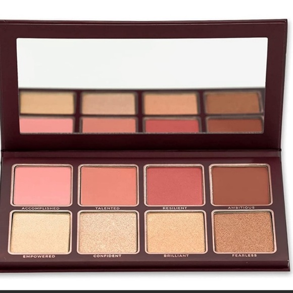 BLINC Glow Getter Face Palette - Picture 3 of 15